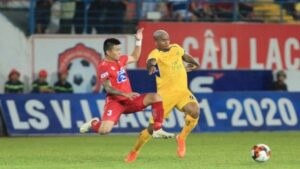 Mùa giải V-League thường chia thành các giai đoạn dựa trên số lượng câu lạc bộ